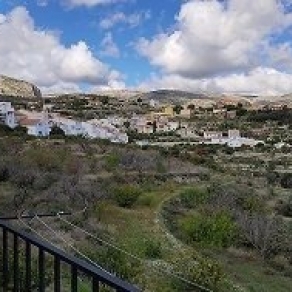 Reformed - Ready to enjoy- 2 terraces.