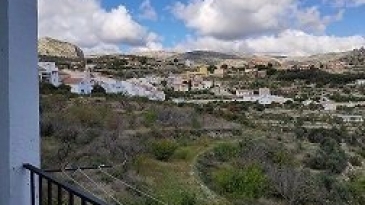 Reformed - Ready to enjoy- 2 terraces.