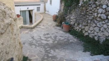VILLAGE HOUSE WITH GREAT BACKYARD