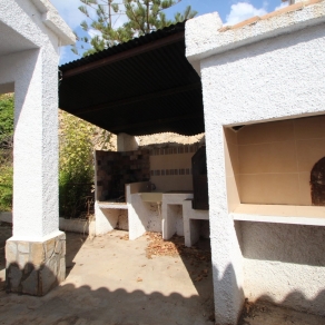 Villa in the area of Las Fuentes de Algar of  Callosa. Orchard area and surrounded by mountains