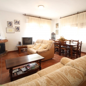 Villa in the area of Las Fuentes de Algar of  Callosa. Orchard area and surrounded by mountains