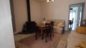 Reformed - Ready to enjoy- 2 terraces.