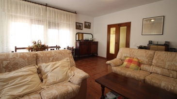 Villa in the area of Las Fuentes de Algar of  Callosa. Orchard area and surrounded by mountains