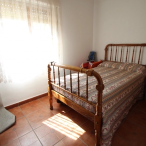 Villa in the area of Las Fuentes de Algar of  Callosa. Orchard area and surrounded by mountains