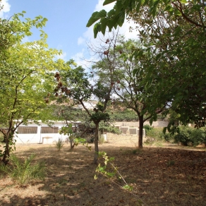 Villa in the area of Las Fuentes de Algar of  Callosa. Orchard area and surrounded by mountains