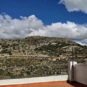 Reformed - Ready to enjoy- 2 terraces.