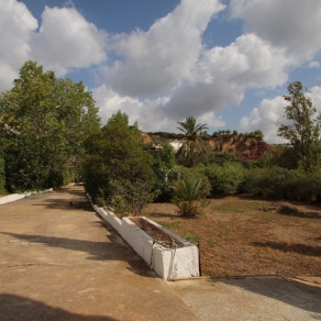 Villa in the area of Las Fuentes de Algar of  Callosa. Orchard area and surrounded by mountains