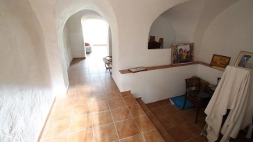 Reformed - Ready to enjoy- 2 terraces.