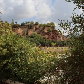 Villa in the area of Las Fuentes de Algar of  Callosa. Orchard area and surrounded by mountains