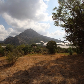 Villa in the area of Las Fuentes de Algar of  Callosa. Orchard area and surrounded by mountains