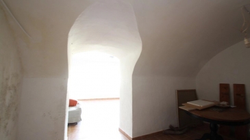 Reformed - Ready to enjoy- 2 terraces.