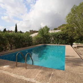 Villa in the area of Las Fuentes de Algar of  Callosa. Orchard area and surrounded by mountains