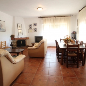 Villa in the area of Las Fuentes de Algar of  Callosa. Orchard area and surrounded by mountains