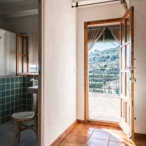 An exquisite restoration with antiques
