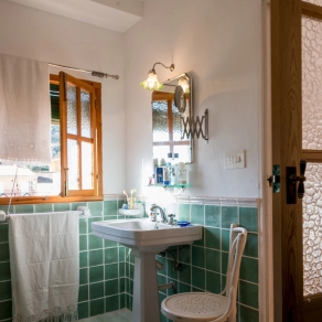 An exquisite restoration with antiques