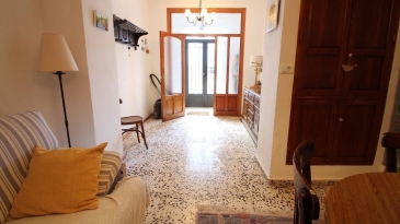 Reformed - Ready to enjoy- 2 terraces.