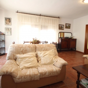 Villa in the area of Las Fuentes de Algar of  Callosa. Orchard area and surrounded by mountains
