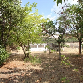 Villa in the area of Las Fuentes de Algar of  Callosa. Orchard area and surrounded by mountains