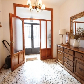 Reformed - Ready to enjoy- 2 terraces.
