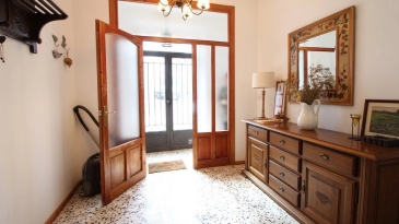 Reformed - Ready to enjoy- 2 terraces.