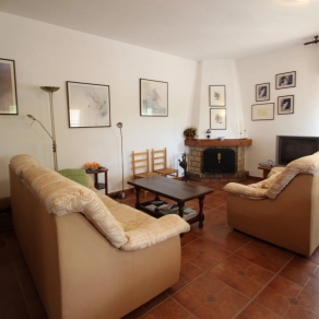 Villa in the area of Las Fuentes de Algar of  Callosa. Orchard area and surrounded by mountains