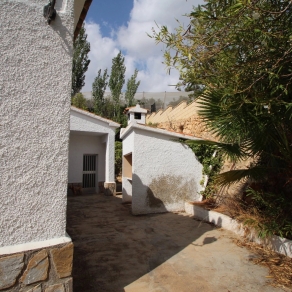 Villa in the area of Las Fuentes de Algar of  Callosa. Orchard area and surrounded by mountains