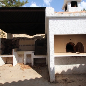 Villa in the area of Las Fuentes de Algar of  Callosa. Orchard area and surrounded by mountains