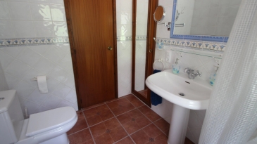 Villa in the area of Las Fuentes de Algar of  Callosa. Orchard area and surrounded by mountains