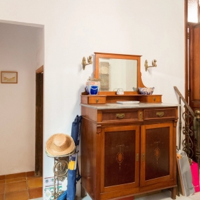 An exquisite restoration with antiques