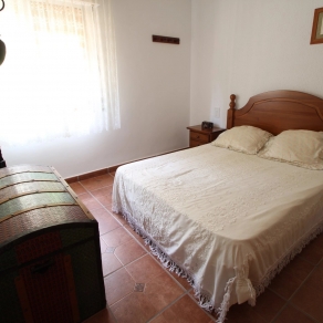 Villa in the area of Las Fuentes de Algar of  Callosa. Orchard area and surrounded by mountains