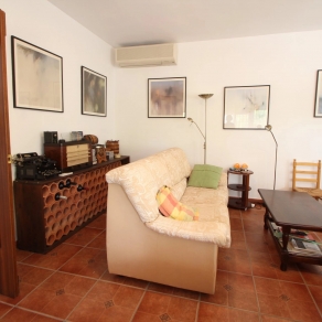 Villa in the area of Las Fuentes de Algar of  Callosa. Orchard area and surrounded by mountains